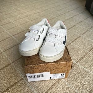 Toddler Vera Velcro Sneakers Size 8.5